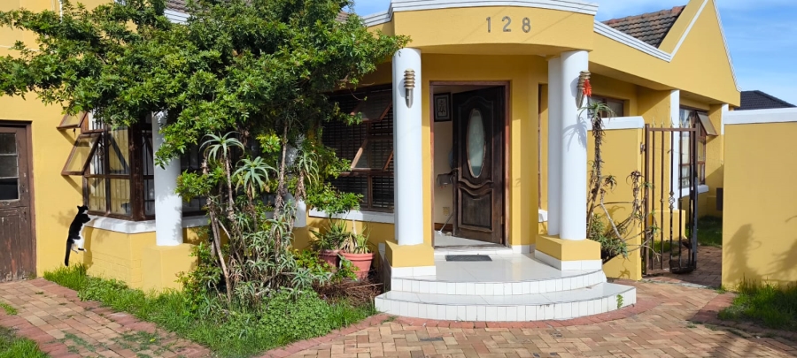 5 Bedroom Property for Sale in Crawford Western Cape